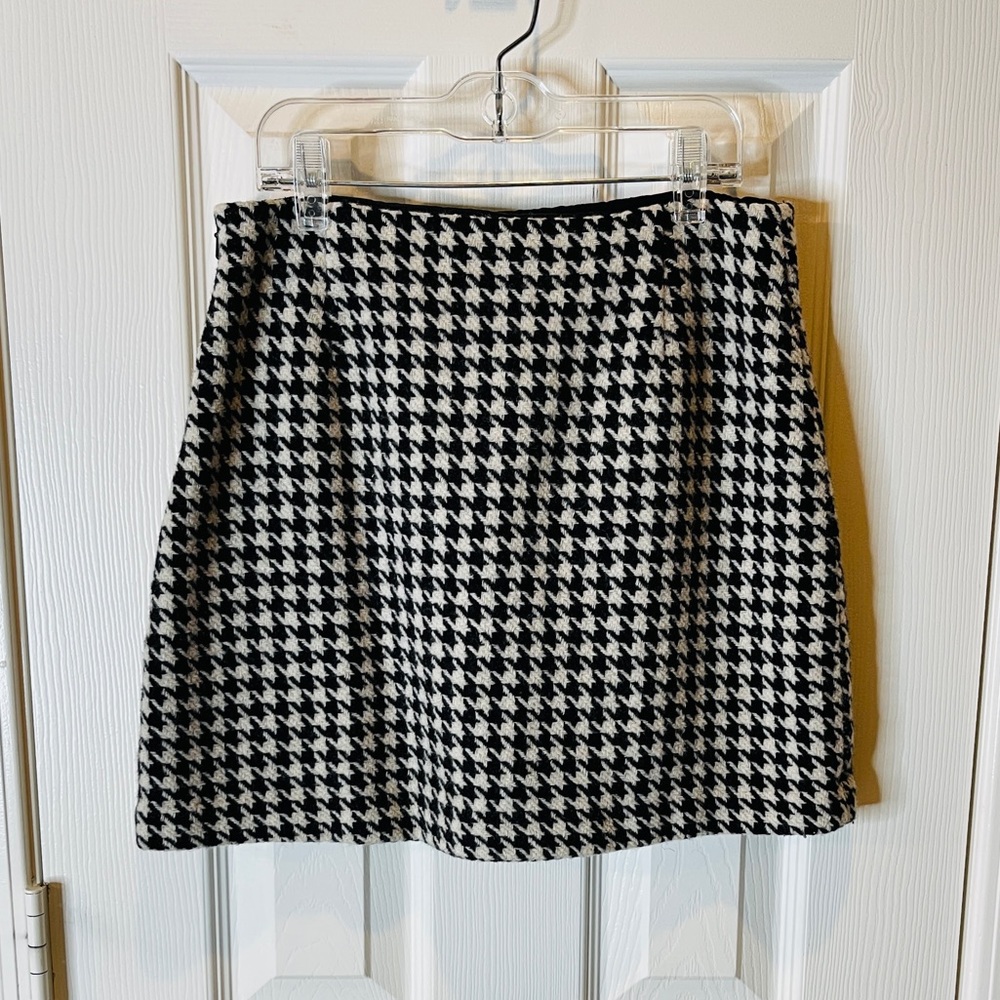 The Limited Black and White A-Line Mini Skirt